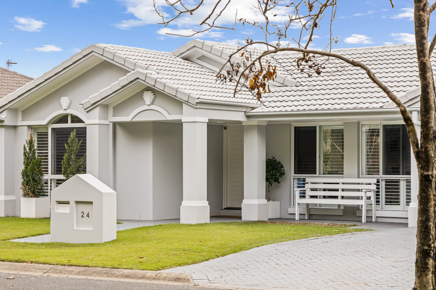 24 Stingray Crescent
