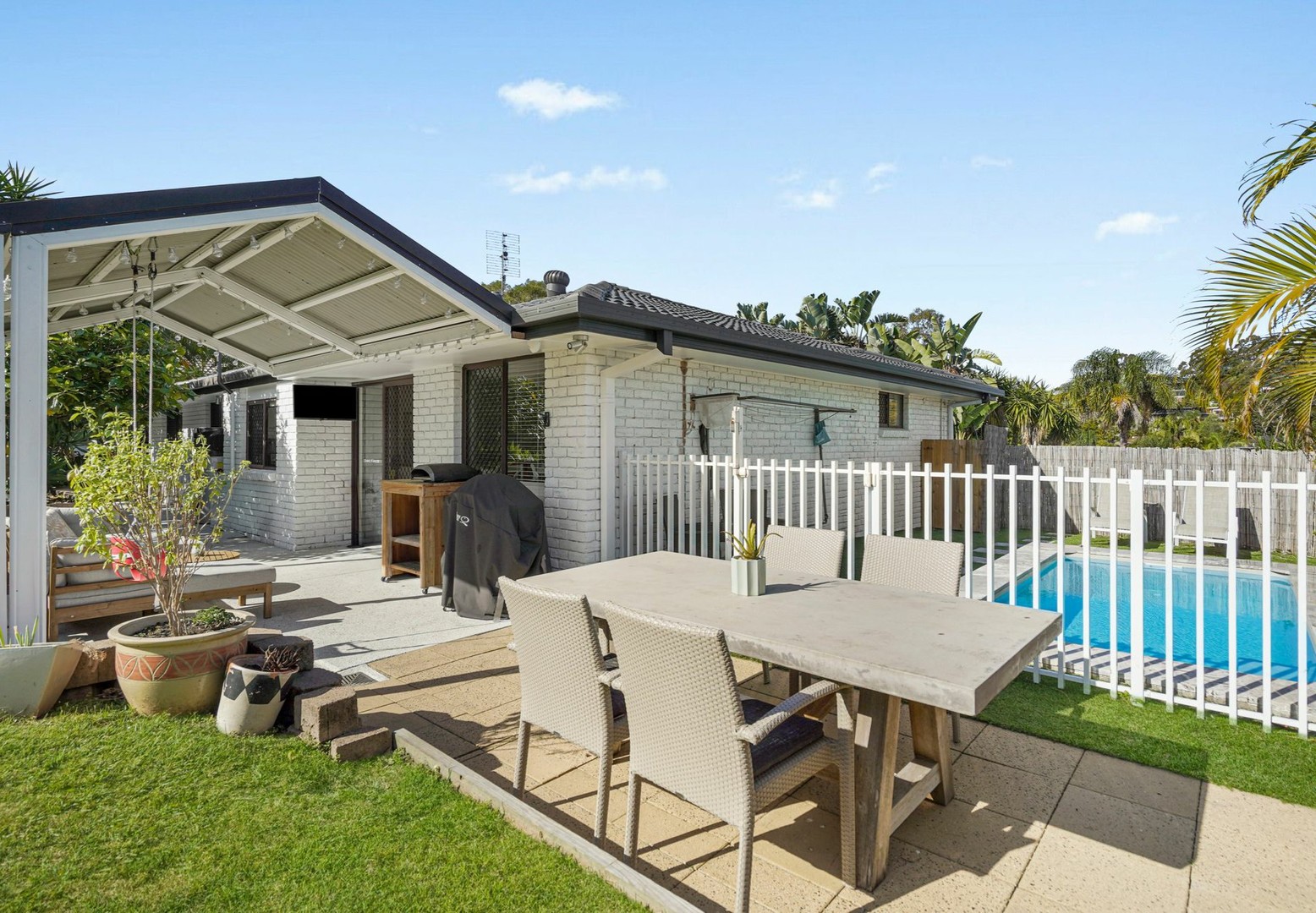 4 Galli Crescent