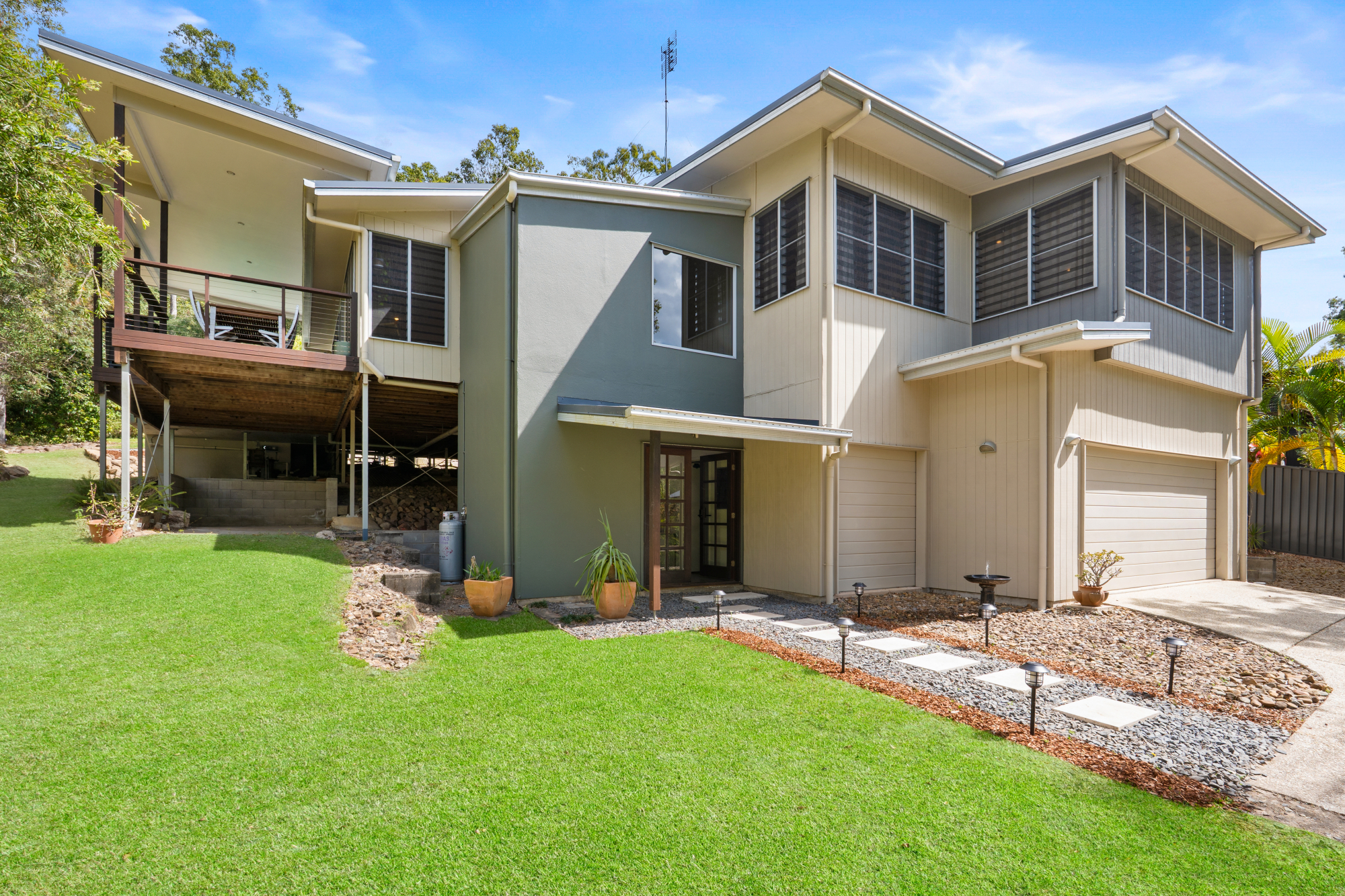12 Grove Creek Close