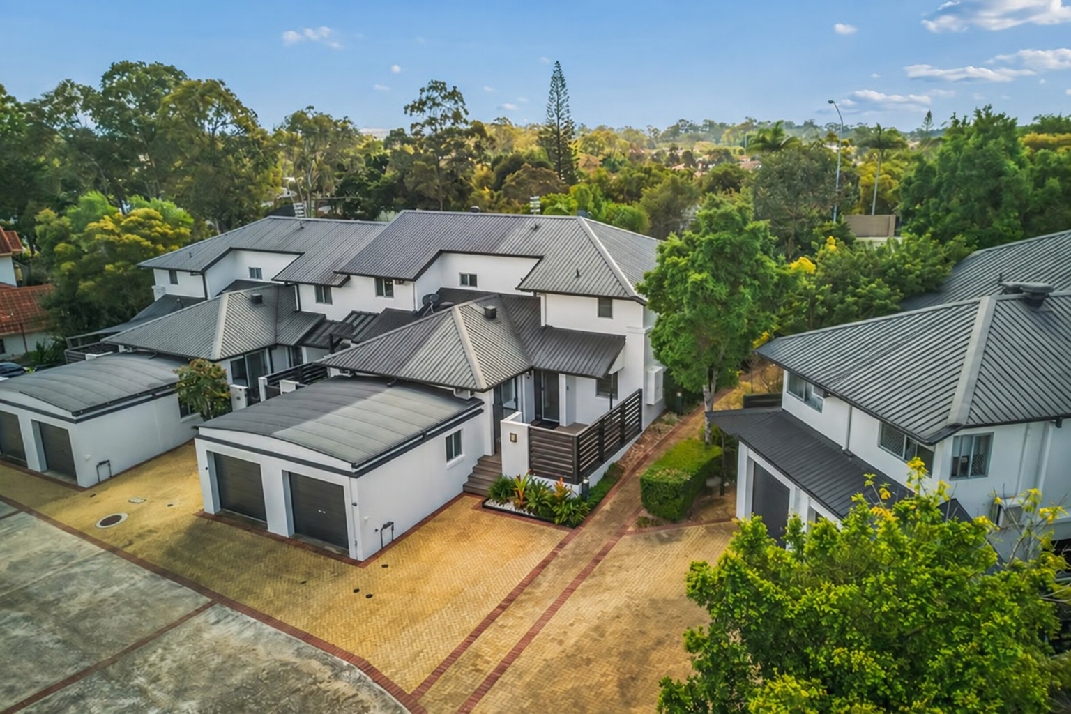44/1 University Drive