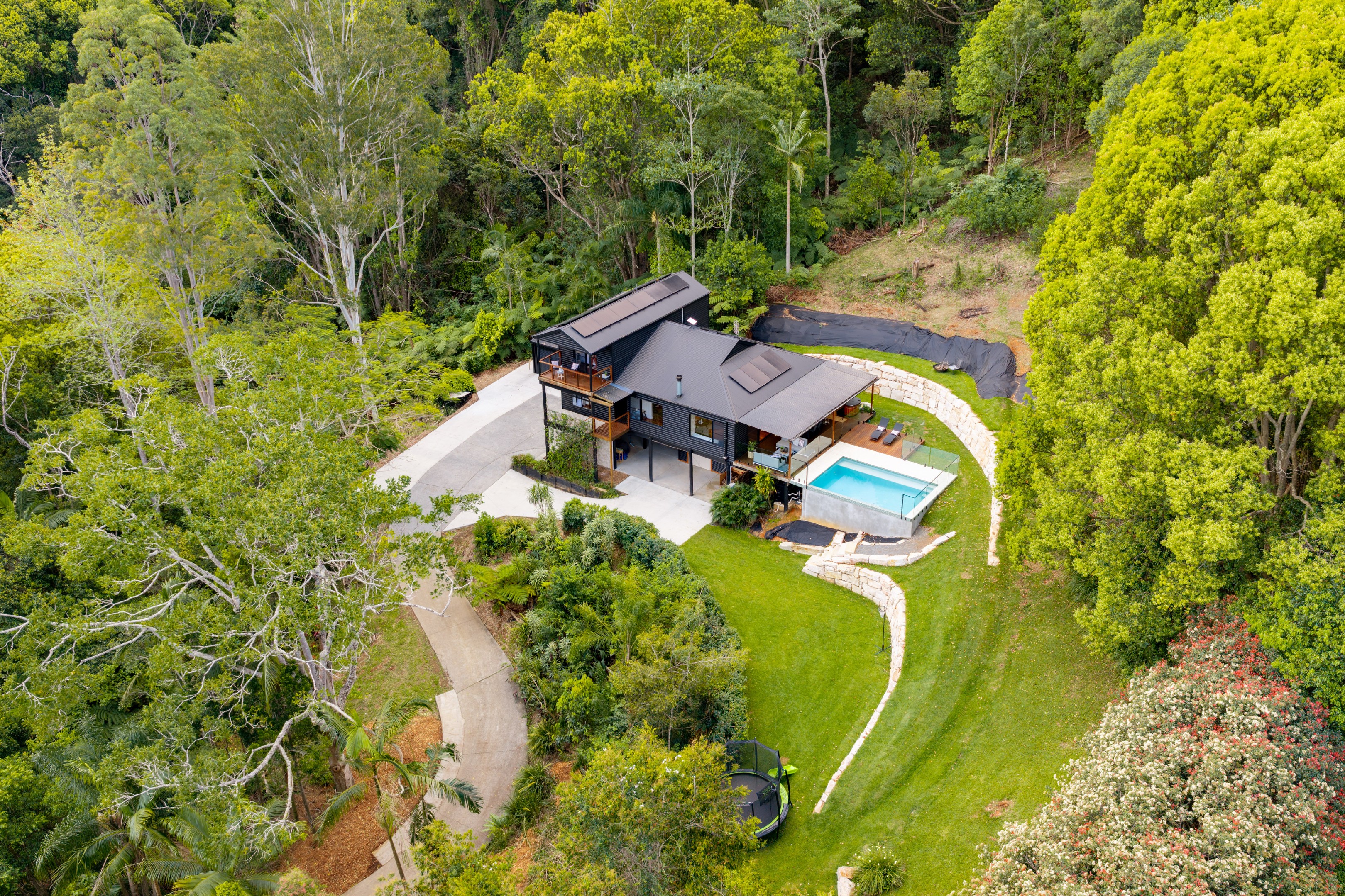 8 Yarra Court