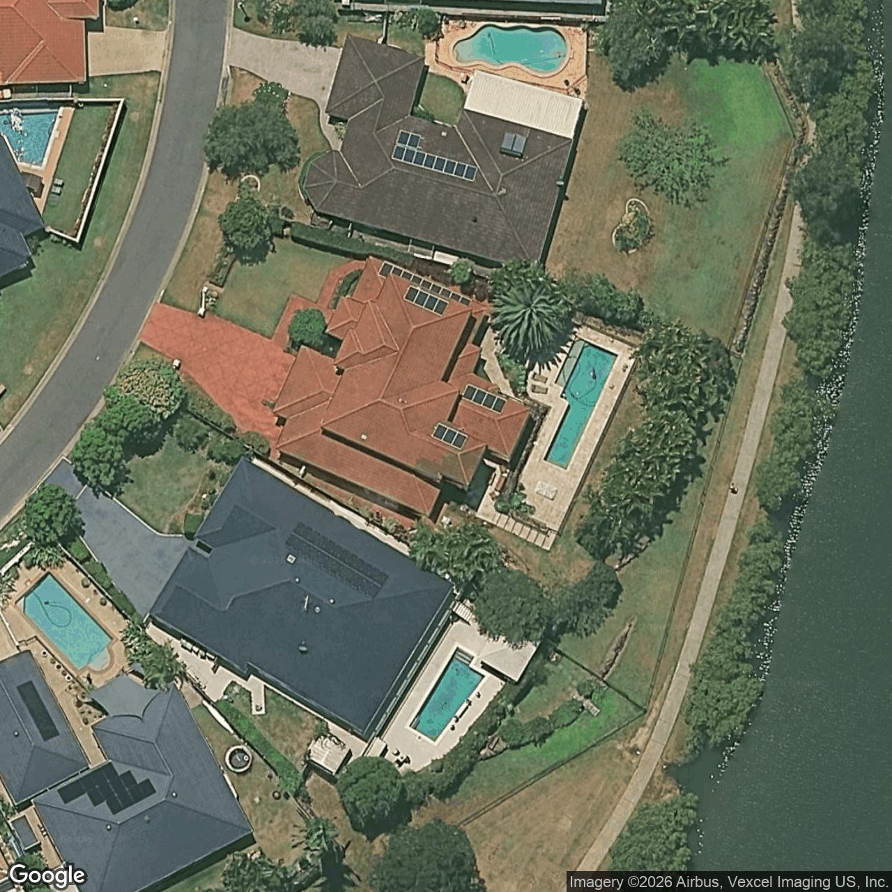 Aerial view of 15 Northlakes Drive, Elanora QLD 4221